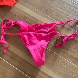 Frankie’s bikini scrunched bikini bottoms